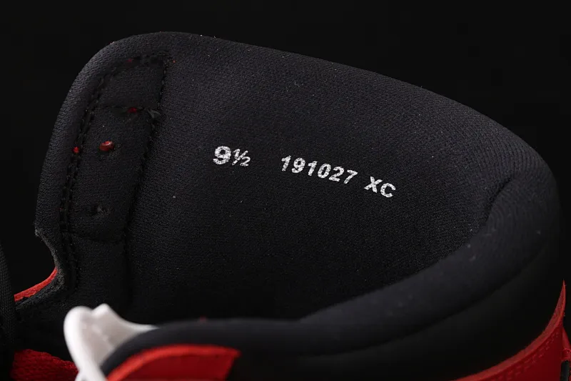 All Categories Air Jordan Jordan Series Basketball Shoes Air Jordan 1 High Pure Original Version Air Jordan 1 Hi 85 AJ1 Joe 1 Reversed Black and Red Forbidden High Basketball Shoes BQ4422-600